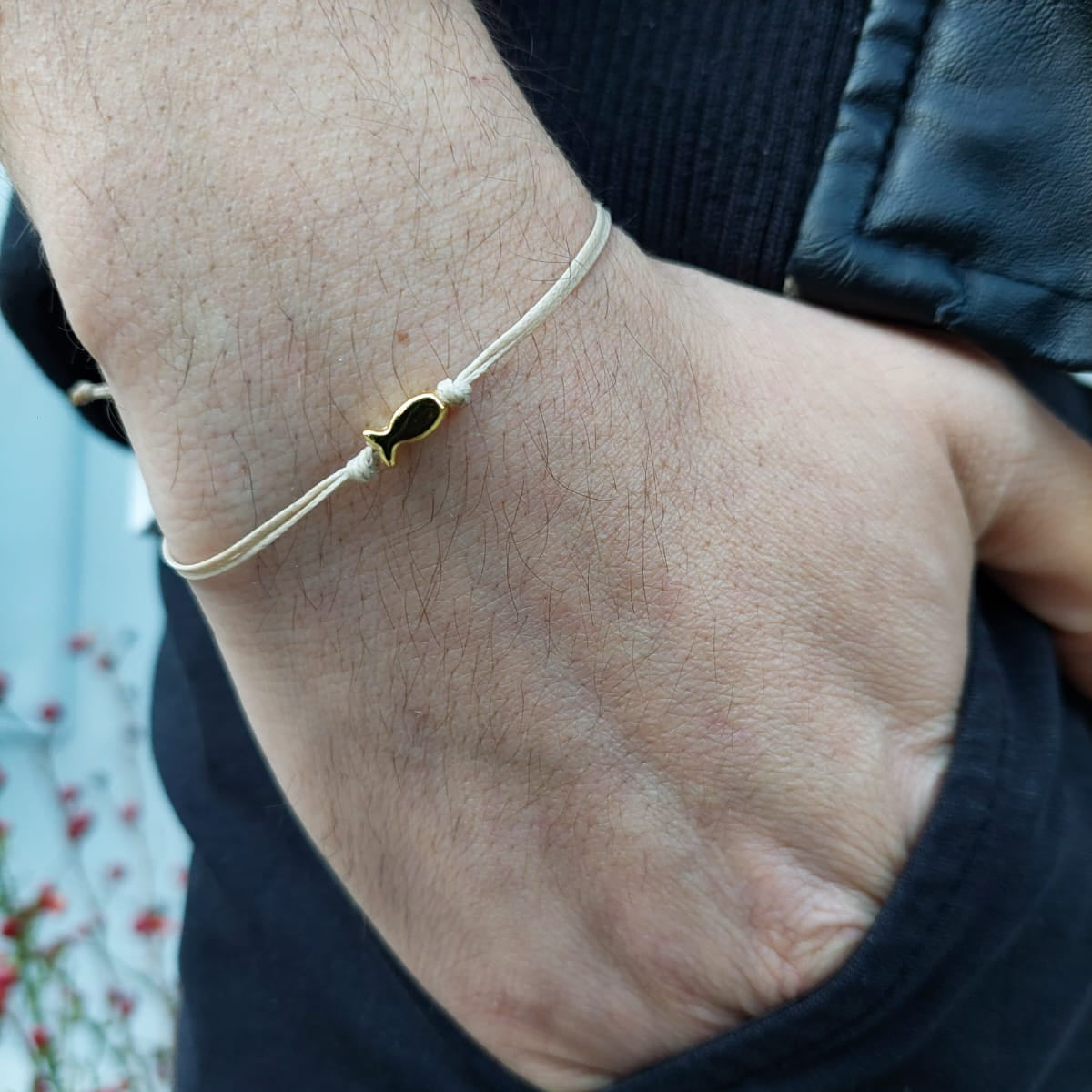 BEIGE THREAD WITH GOLD FISH BRACELET