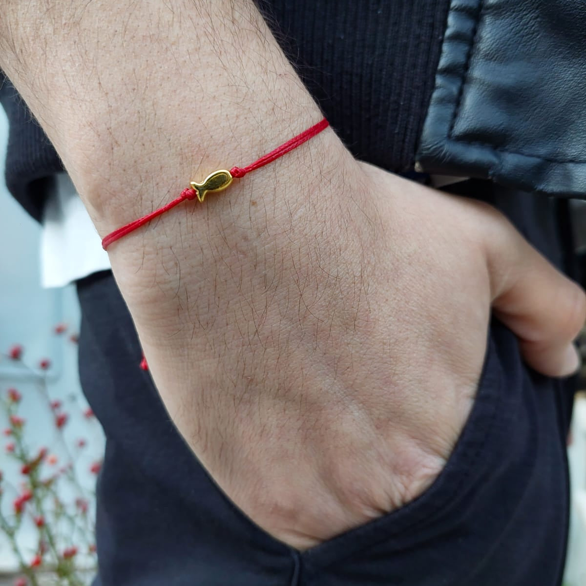 RED THREAD WITH GOLD FISH BRACELET