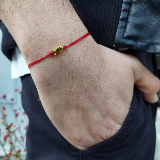 RED THREAD WITH GOLD FISH BRACELET