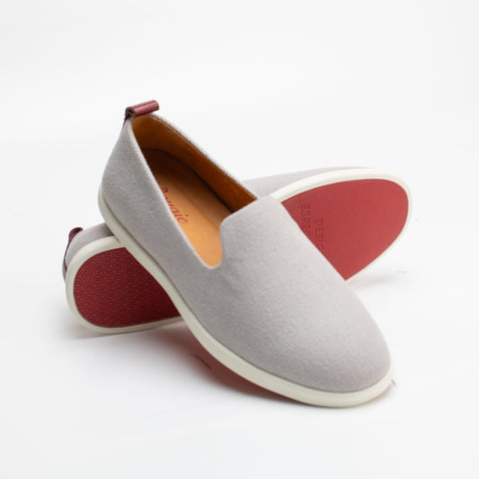 BOUGIES GREY ON RED CANVAS